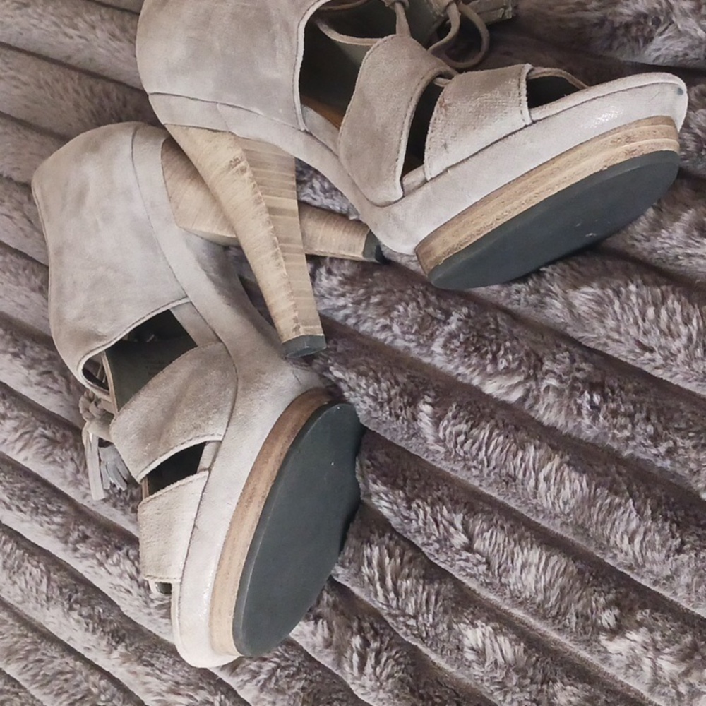 Coach Teagan Chic Gray Suede Lace Up Platform San… - image 5